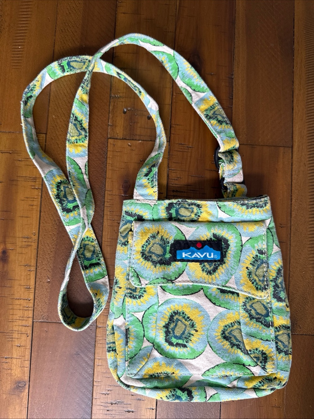 KAVU BAG Kiwi Crossbody Sling Bag Canvas Purse Adjustable Strap Pocket EUC